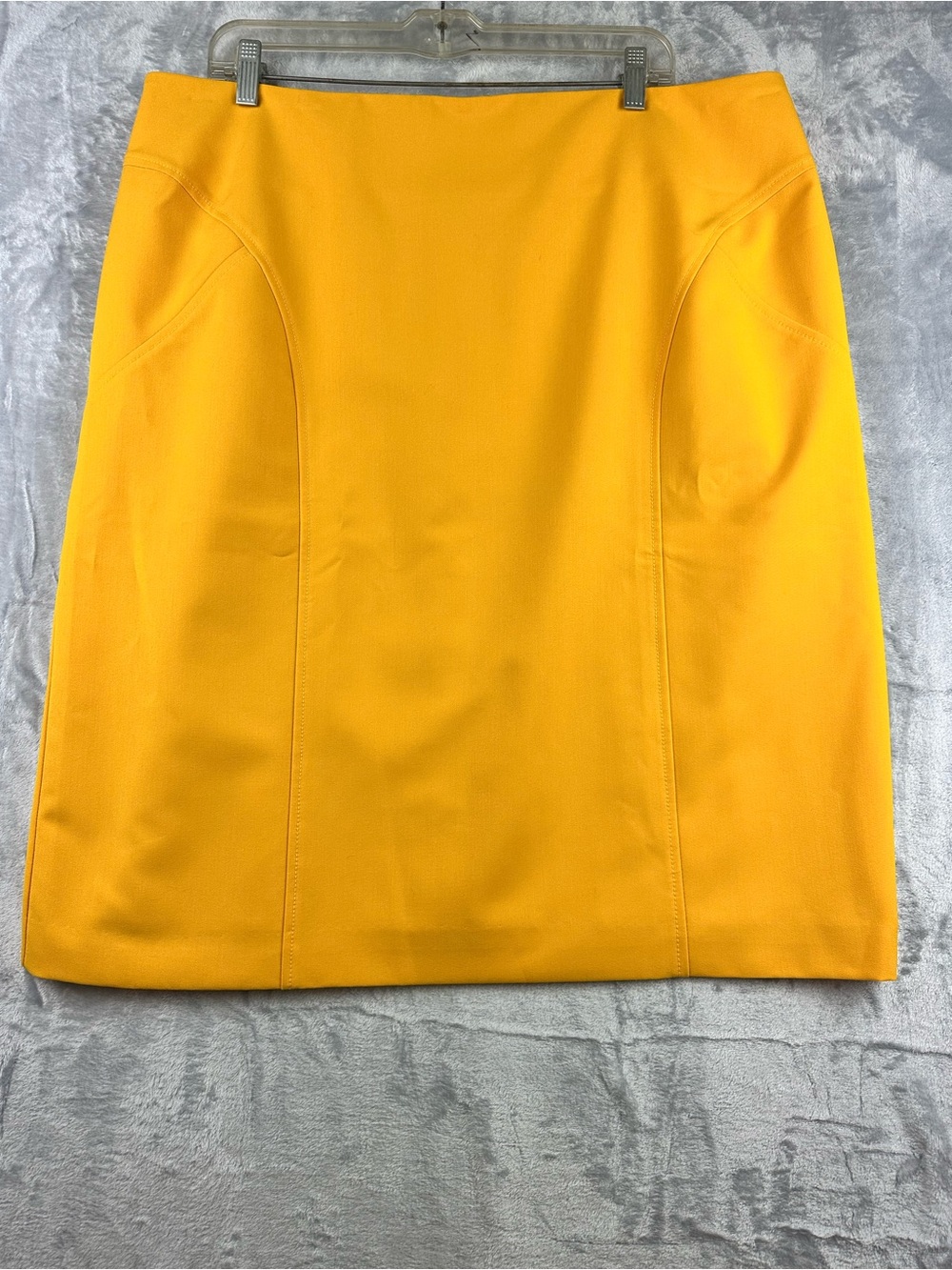 Worthington Woman’s Pencil Skirt Size 18W Mustard Yellow Lined Midi Work Office